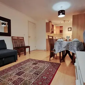Entire In East E3 Near Bromley By Bow Station Apartment London